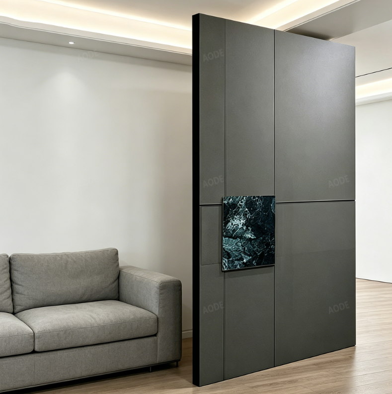 Puerta de entrada pivotante moderna y minimalista de aluminio con incrustaciones de mármol, impermeable y antirrobo, ideal para exteriores, hoteles y villas.