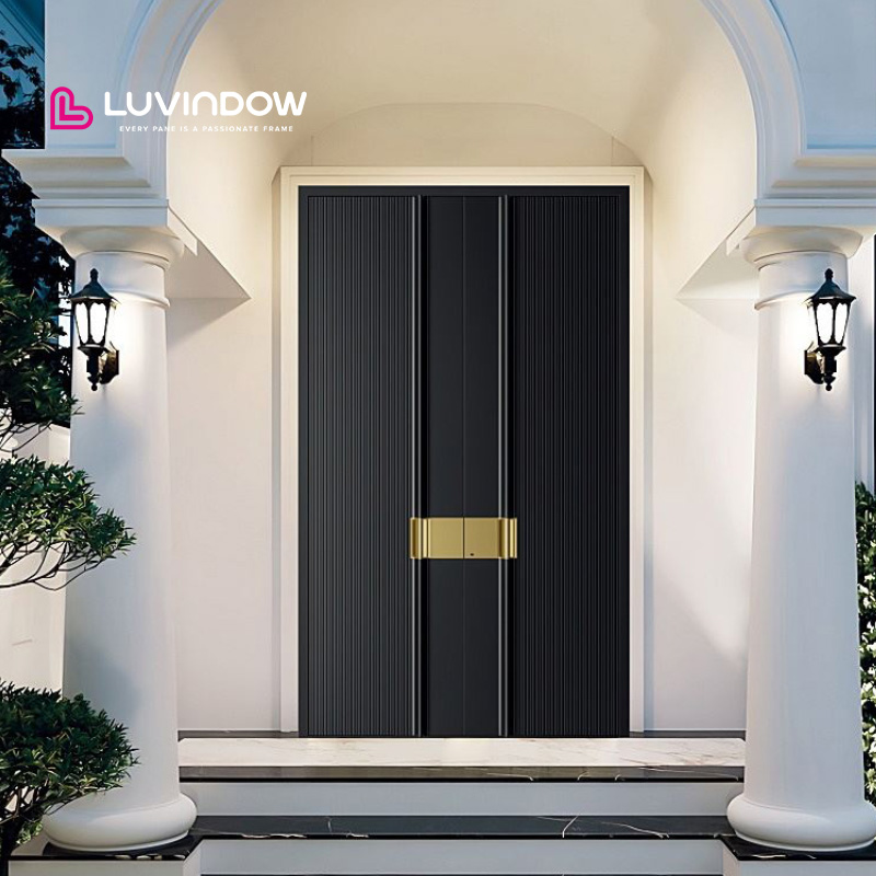 Puertas de entrada modernas y amplias de gran calidad con paneles laterales. Puerta exterior antirrobo de alta gama para villa.
