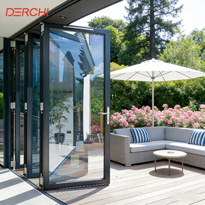 Puerta plegable vertical de aluminio para exteriores, estándar estadounidense, con doble acristalamiento templado, aislante e impermeable, para patio y balcón.