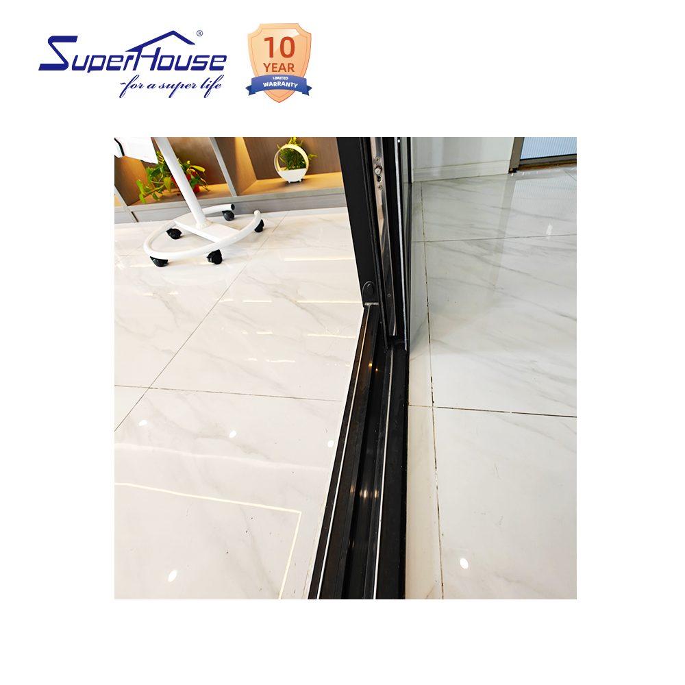 Puerta corredera elevable de aluminio con rotura de puente térmico, doble acristalamiento, resistente a los rayos UV e impermeable, conforme a la normativa de California (Título 24).
