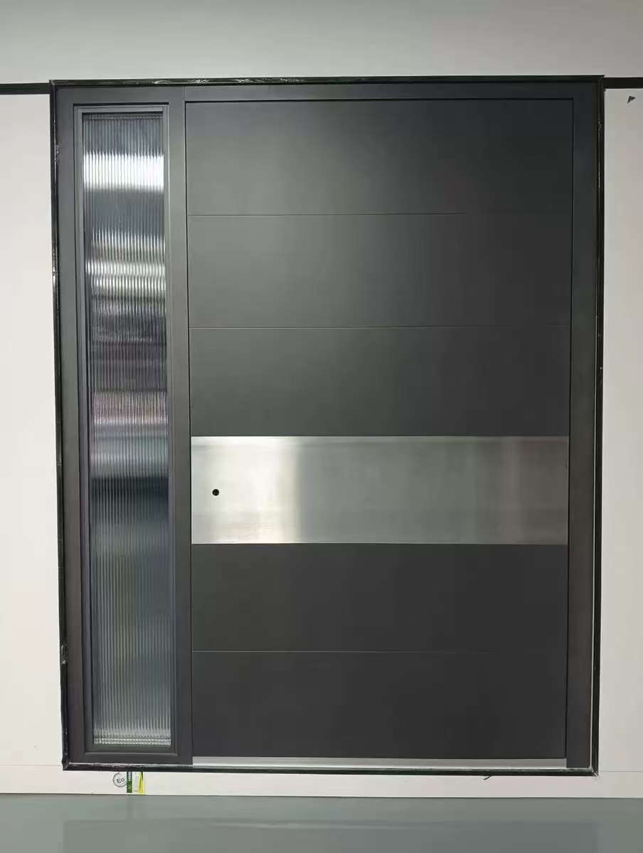Puerta pivotante moderna antirrobo, de aluminio minimalista, para entrada exterior en apartamentos y villas.
