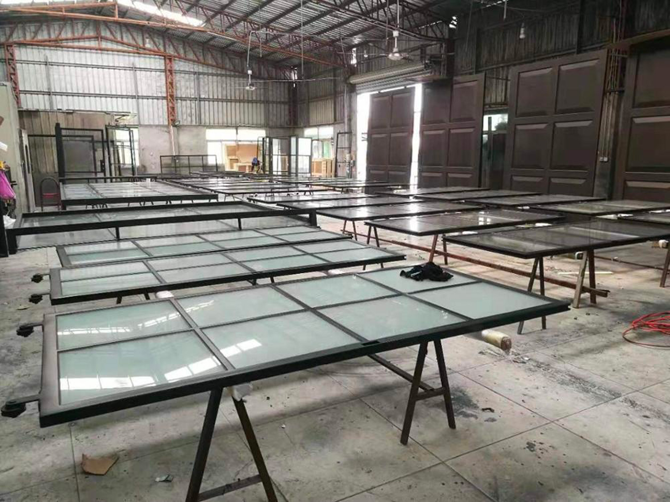 Fabricación de puertas de hierro