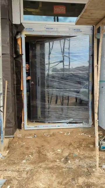 Línea de producción de puertas de alta precisión