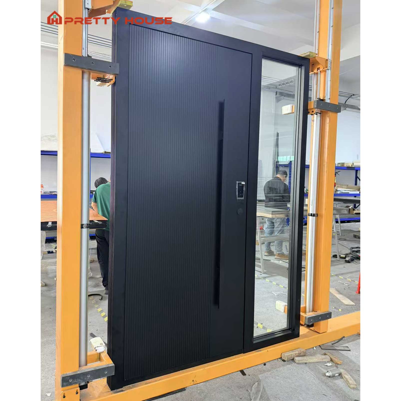 Puerta pivotante exterior personalizada Prettyhouse, puerta de entrada de aluminio de lujo con seguridad, puerta de entrada principal moderna con seguridad antirrobo.