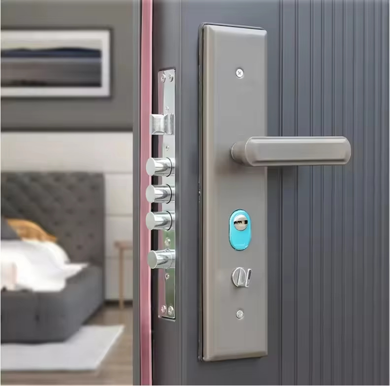 Puerta de entrada de acero de estilo moderno, puerta de seguridad antirrobo, entrada para apartamentos comerciales, apertura lateral, exterior, jardín.
