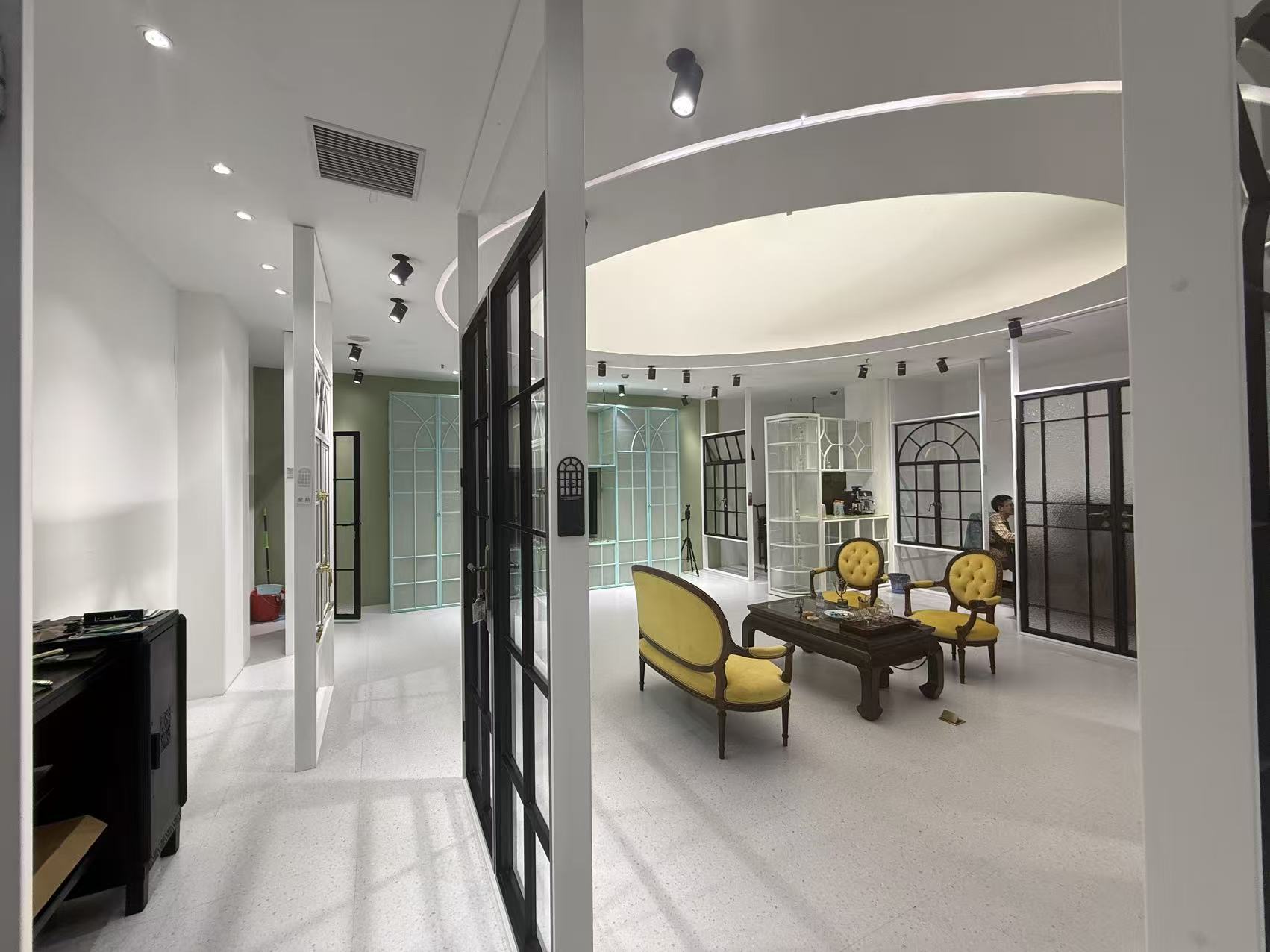Showroom 2