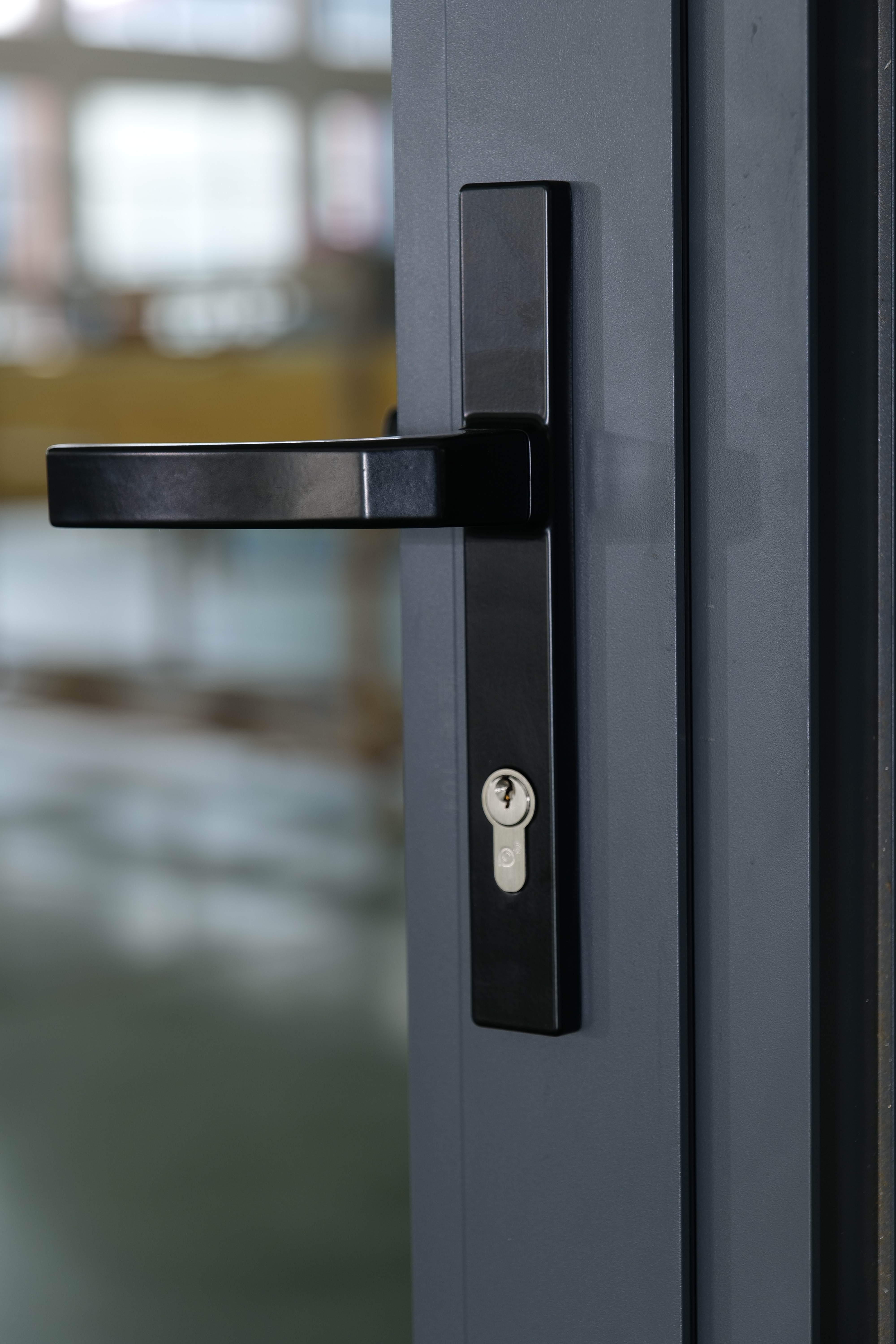 Puerta abatible RG50 insonorizada con doble cristal templado y aluminio, puerta delgada de apertura para el hogar.